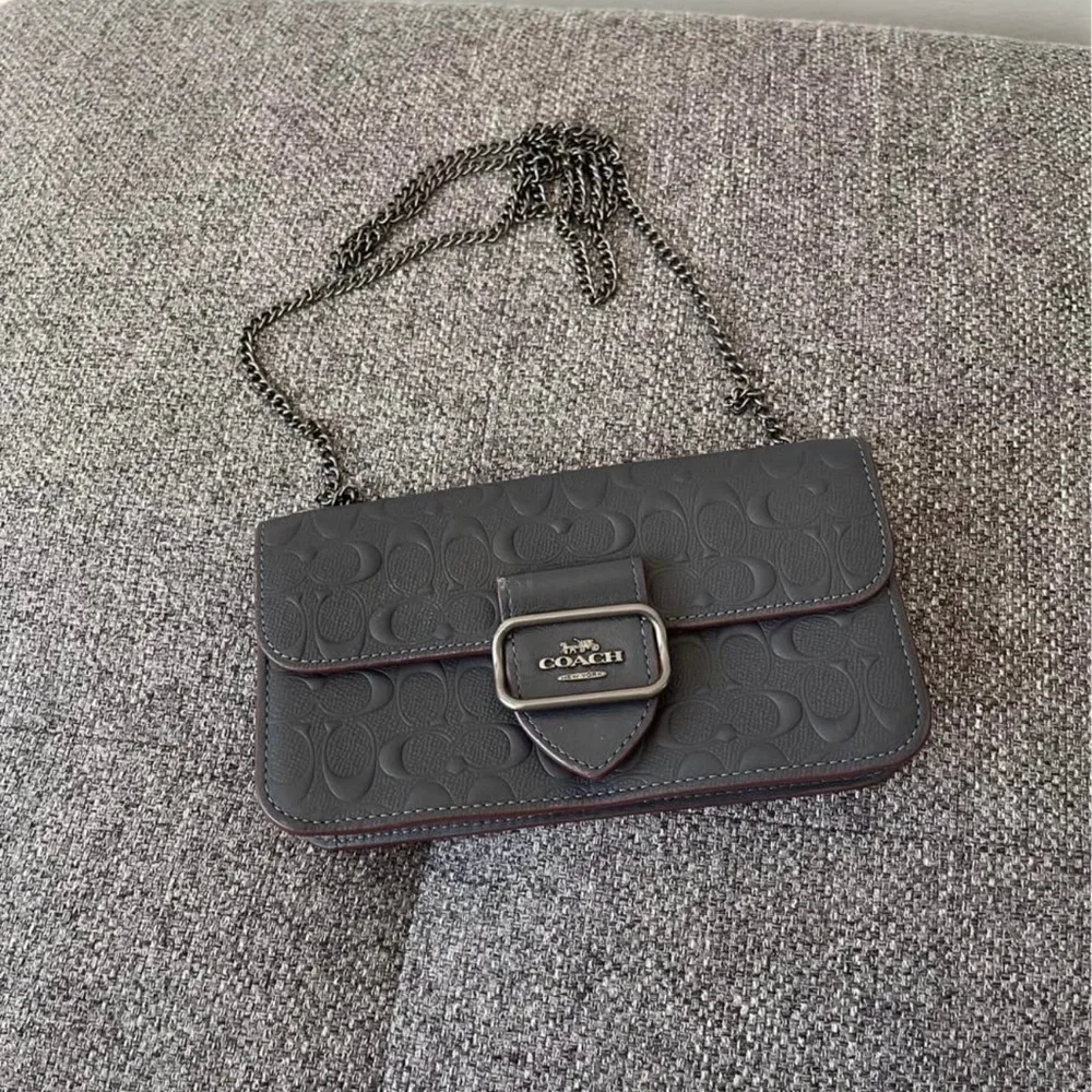 Coach navy blue crossbody leather bag - Picture 1 of 7